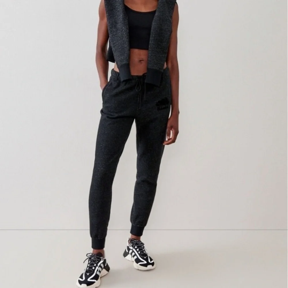 Roots Black Slim Cuff Sweatpant size XS - Picture 1 of 10